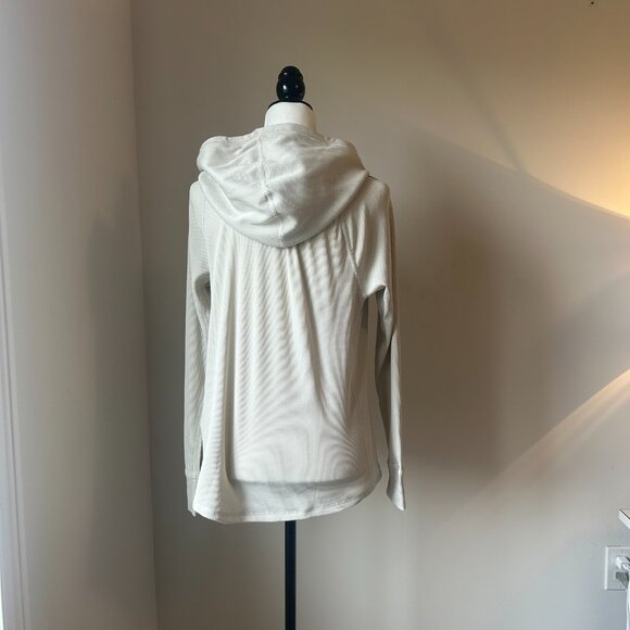 Under Armour Pullover - Picture 3 of 3